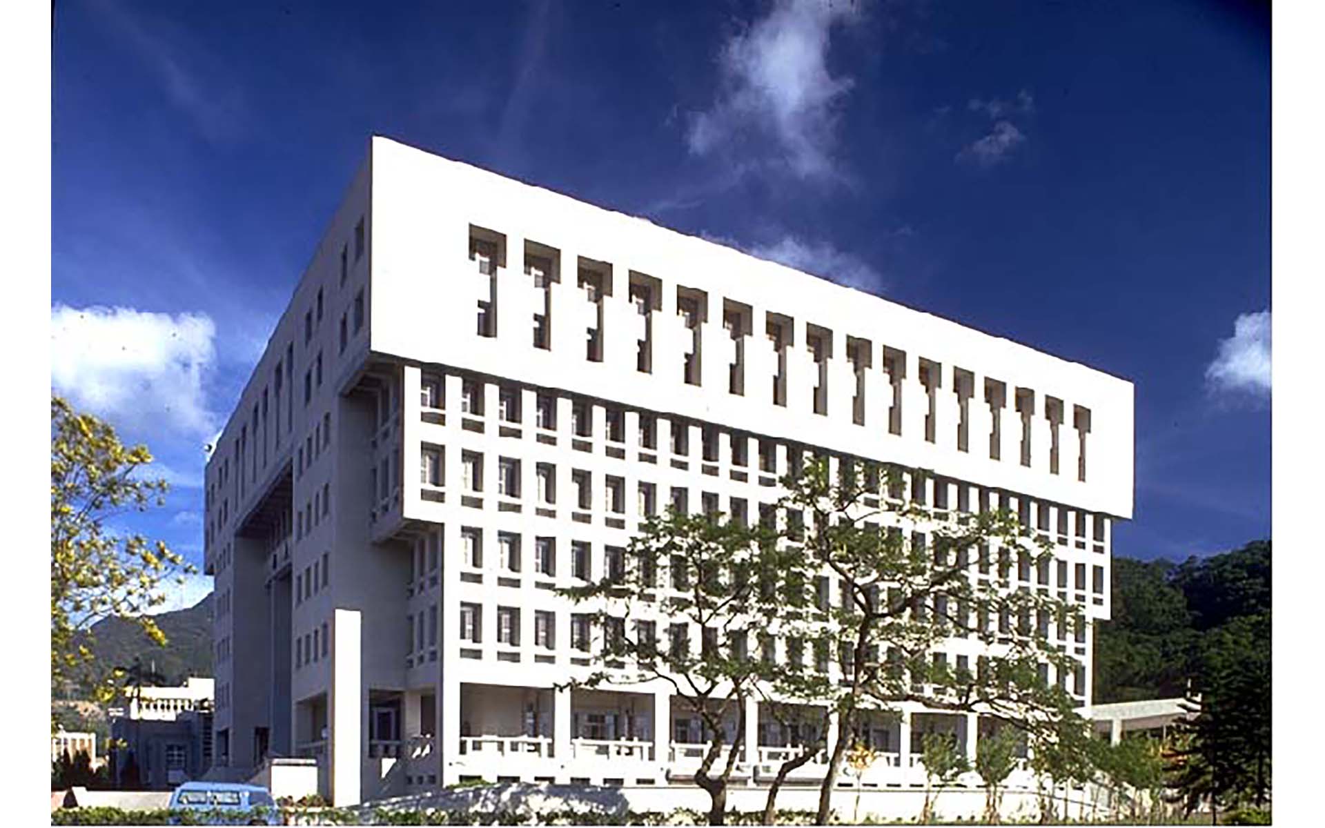 台北政治大学行政大楼
